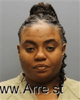 Syniqua Martina Bell.png